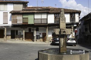 Arquitectura tradicional. Plaza Mayor. Localidad de Valverde de la Vera. Comarca de la Vera. Cáceres. Extremadura. España. © Javier Prieto Gallego