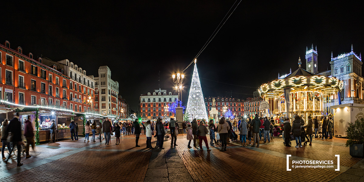 Plaza Mayor. Carrusel Ortega. Iluminación de Navidad. Valladolid. Castilla y León. España. © Javier Prieto Gallego
