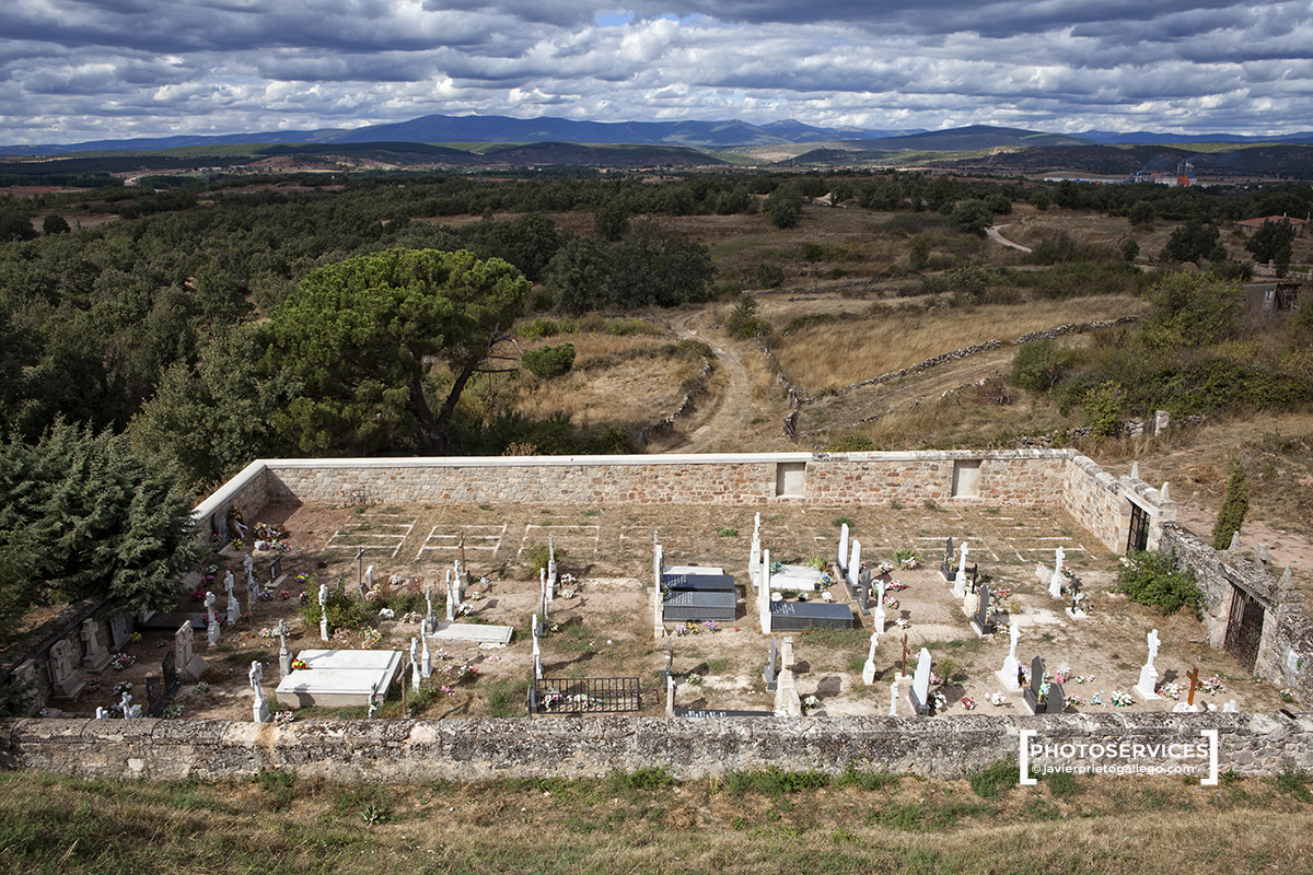 Cementerio. Localidad de Hacinas. Burgos. Castilla y León. España. © Javier Prieto Gallego