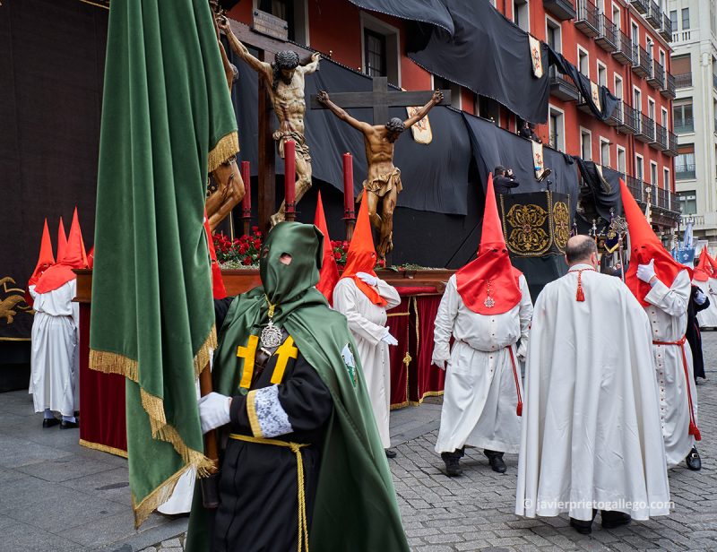 Sermón de las Siete Palabras proclamado por el Arzobispo de Madrid, Carlos Osoro, en la Plaza Mayor de Valladolid. Viernes Santo. Valladolid. Castilla y León. España. © Javier Prieto Gallego