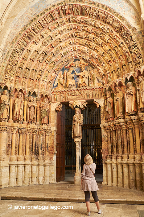 Portada de la Majestad, policromado, gótico del siglo XIII. Toro. Castilla y León. España © Javier Prieto Gallego