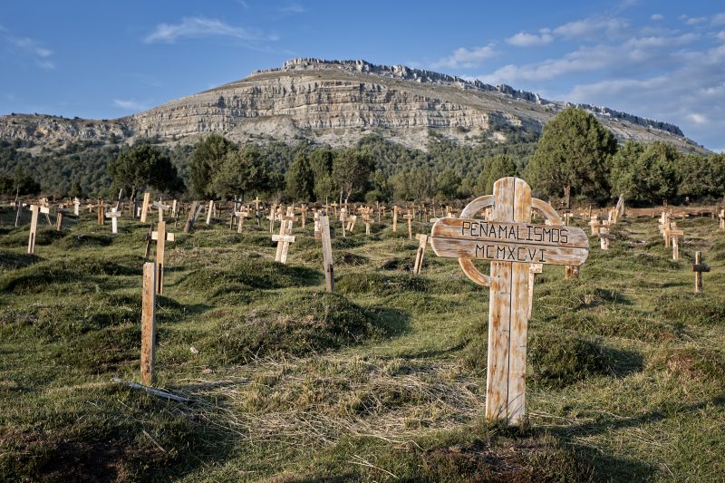 Valle de Mirandilla. Cementerio de Sad Hill creado en 1966 para rodar la escena final de la película El Bueno, el Feo y el Malo. Espacio Natural de La Yecla y los Sabinares del Arlanza cerca de Contreras y Santo Domingo de Silos. Burgos. Castilla y León. España. © Javier Prieto Gallego