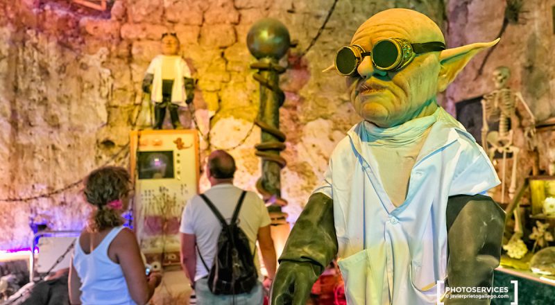 Sala de El Laboratorio. El Castillo Encantado. Castillo de Trigueros del Valle, siglo XV. Valladolid. Castilla y León. España. © Javier Prieto Gallego