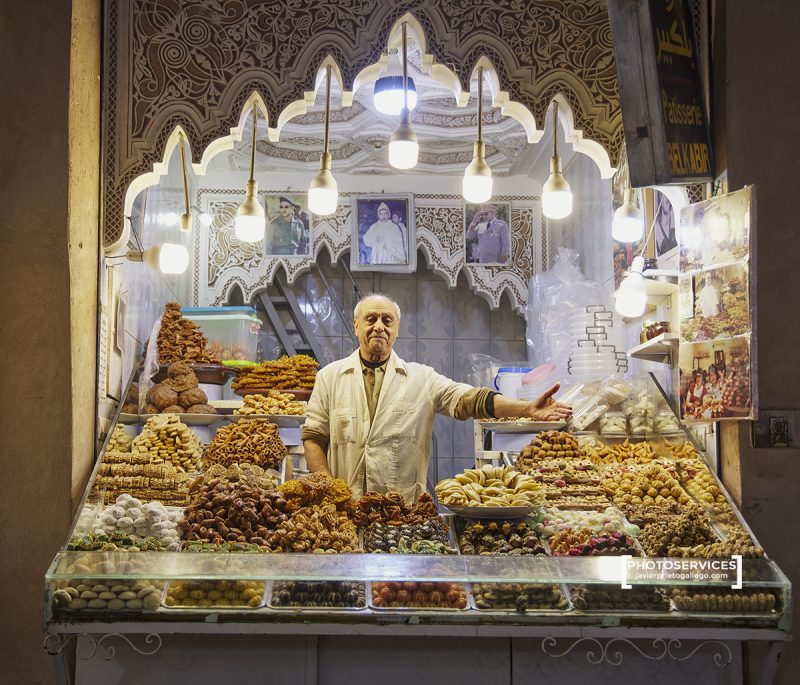 Patisserie Belkabir. Zoco.Calles de la medina. Marrakech. Marruecos © Javier Prieto Gallego.